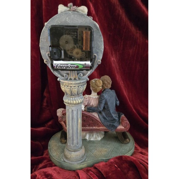 Vintage Montefiori Figurine w/Clock-Tested and it WORKS - Picture 2 of 4